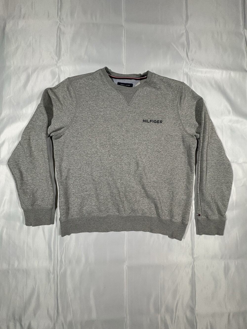 Tommy Hilfiger Men’s M Gray Crewneck Sweatshirt Embroidered Logo Fleece Pullover